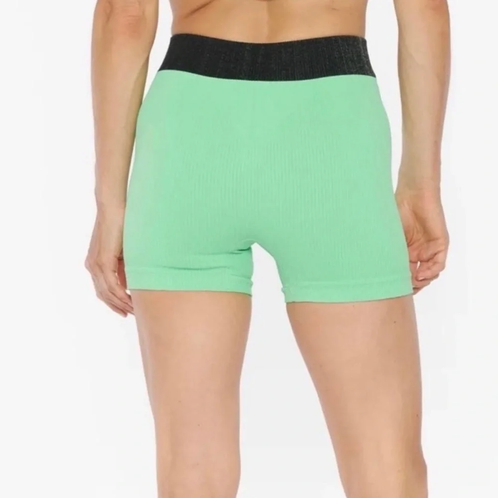 💫 FP MOVEMENT by FREE PEOPLE Seamless Short in Fresh Cut M/L NWT